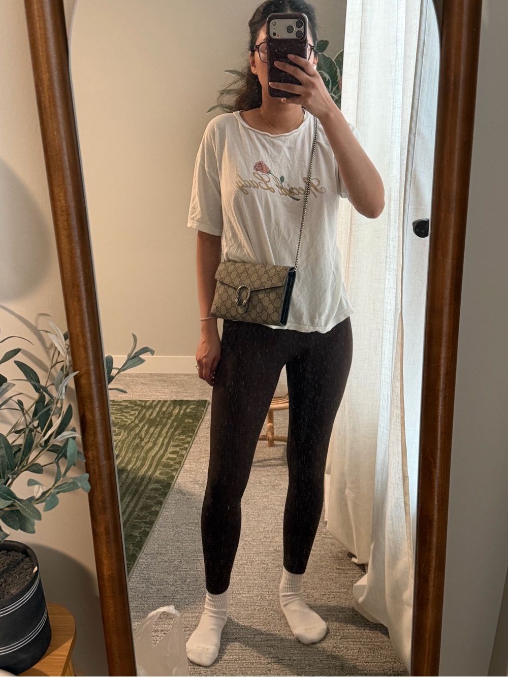Gucci Dionysus GG Supreme wallet on Chain Crossbody Bag - Picture 4 of 16